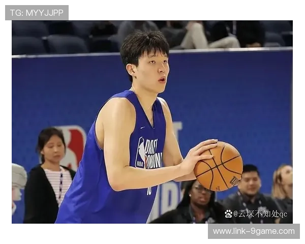 中国男篮持续关注杨瀚森留美发展前景与NBA选秀竞争暗流走势